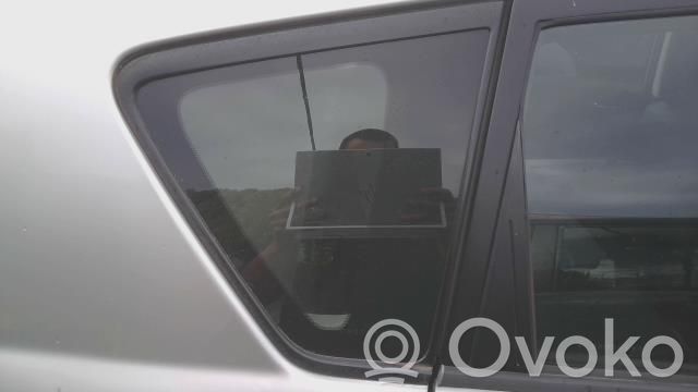 Toyota Corolla Verso E121 Rear side window 