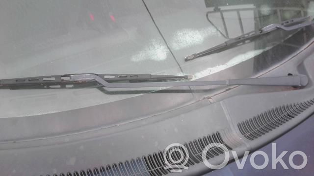 Opel Tigra A Etupyyhkimen sulan varsi 