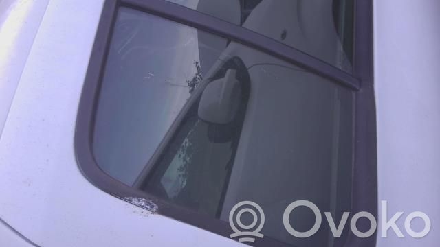Renault Clio II Ventanilla de ventilación de la puerta trasera 
