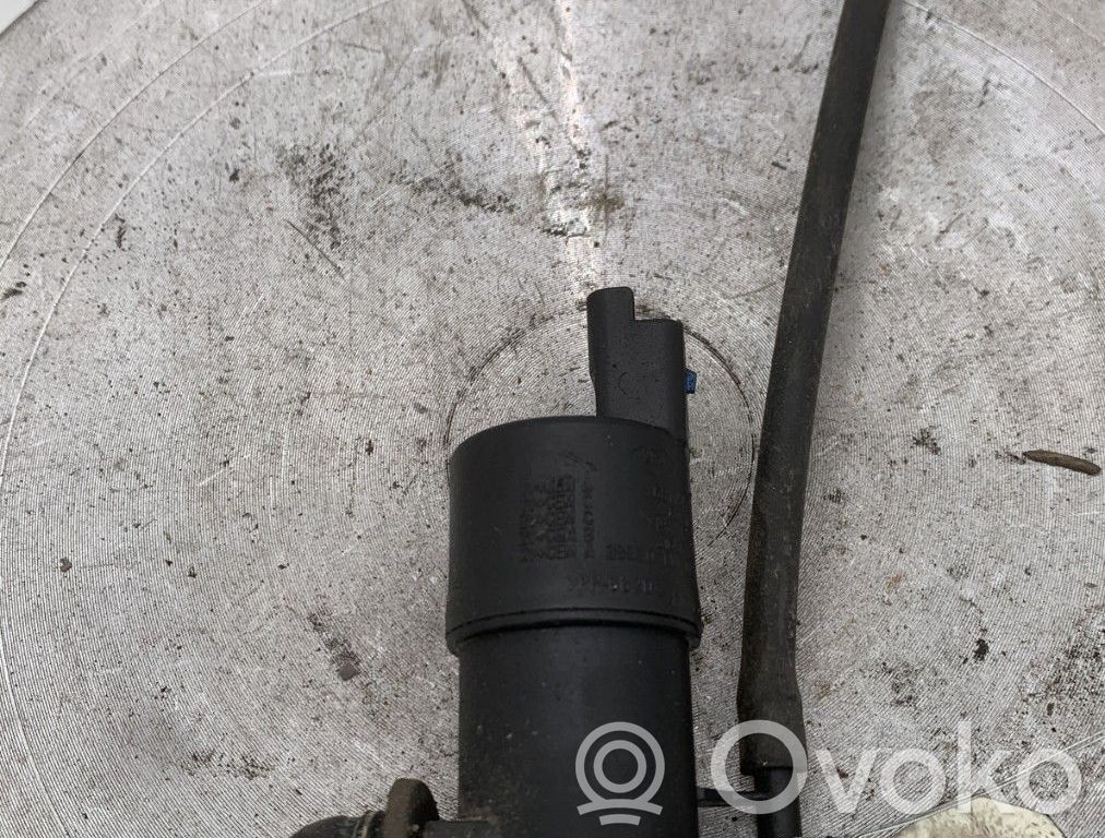 Renault Master II Windscreen/windshield washer pump 