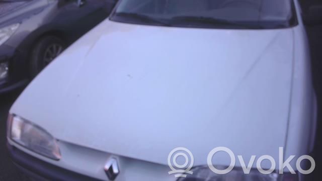 Renault 19 Konepelti 