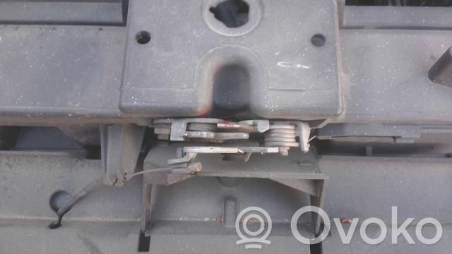 Peugeot 807 Dzinēja pārsega slēdzene 