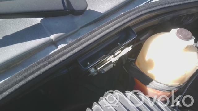 Renault Clio I Engine bonnet/hood lock/catch 