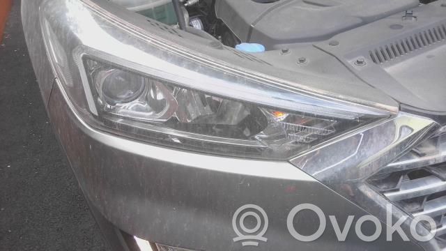 Hyundai Tucson TL Lampa przednia 
