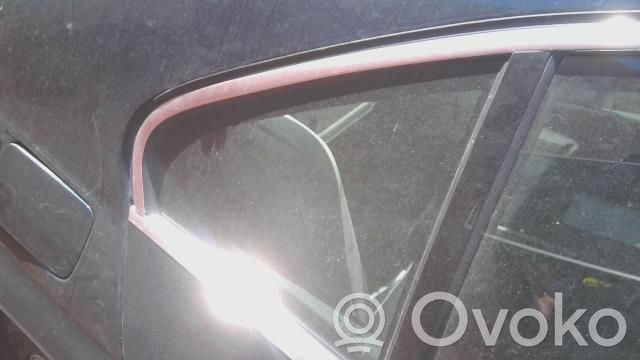 Peugeot 607 Ventanilla de ventilación de la puerta trasera 