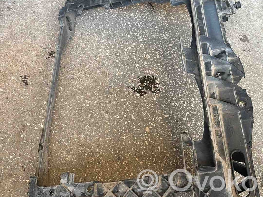 Ford Fiesta Jäähdyttimen kehyksen suojapaneeli 