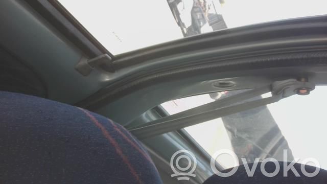 Renault Twingo I Cinturón delantero 
