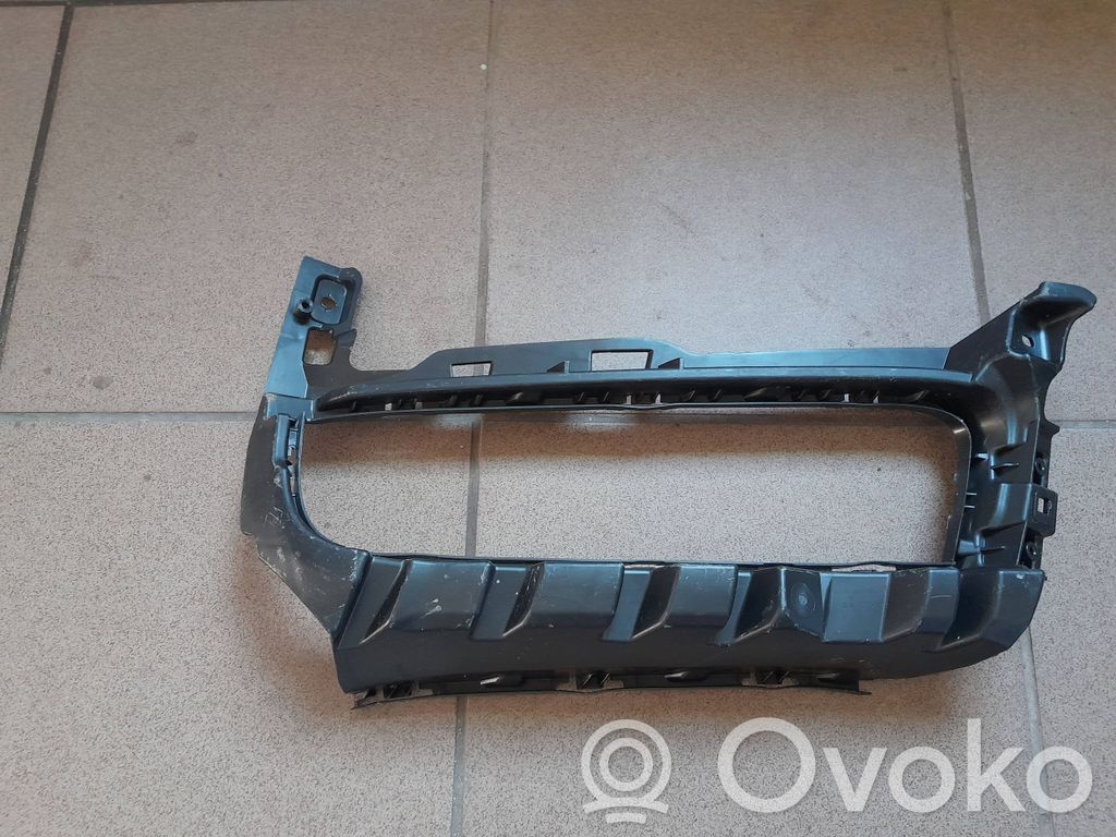 Audi e-tron Front bumper lower grill 