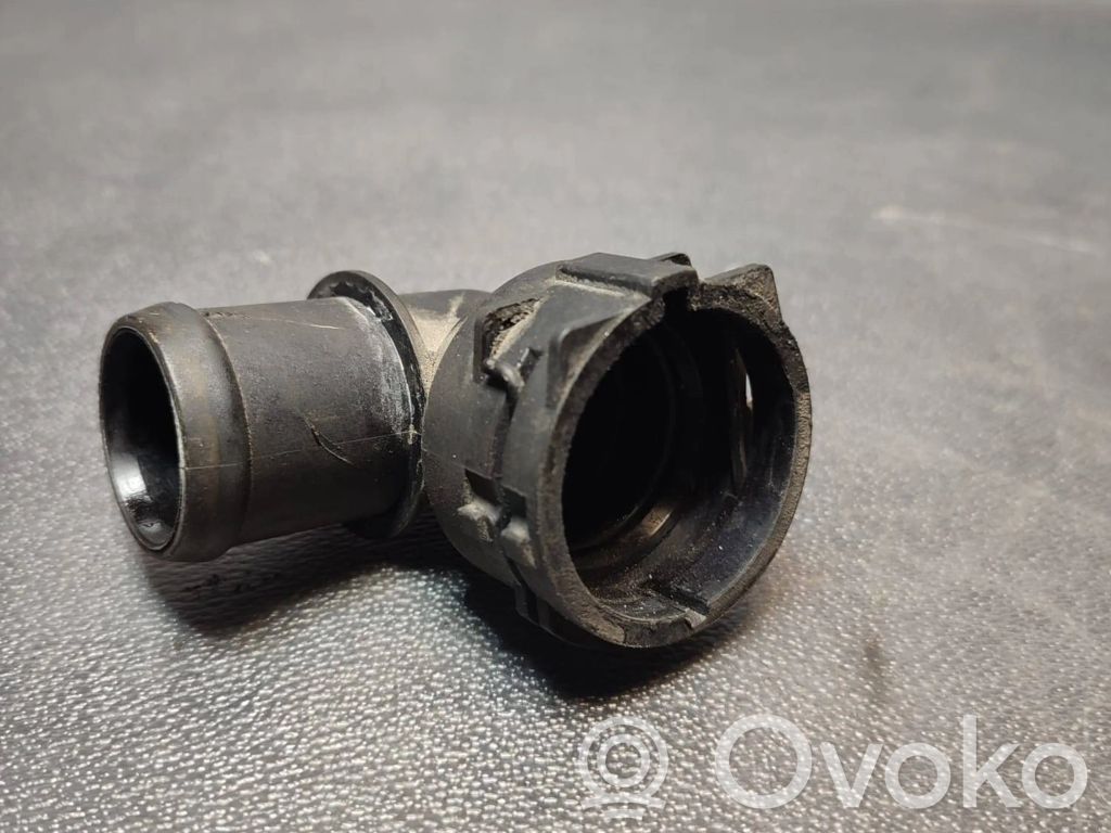 Volkswagen PASSAT B6 Conductă/furtun lichid de răcire motor 