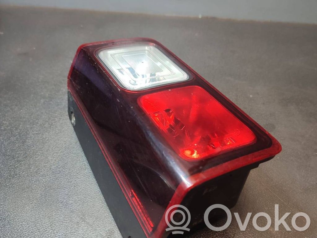 Opel Vivaro Lampa tylna 