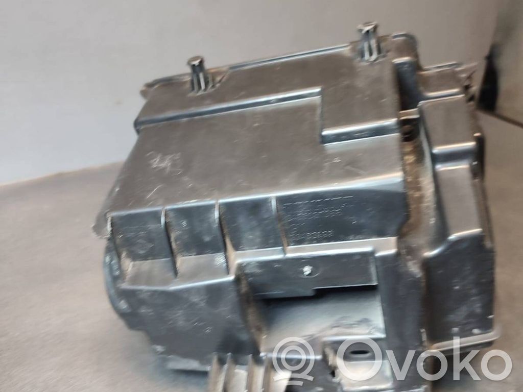 Opel Vivaro Juego de caja de fusibles 