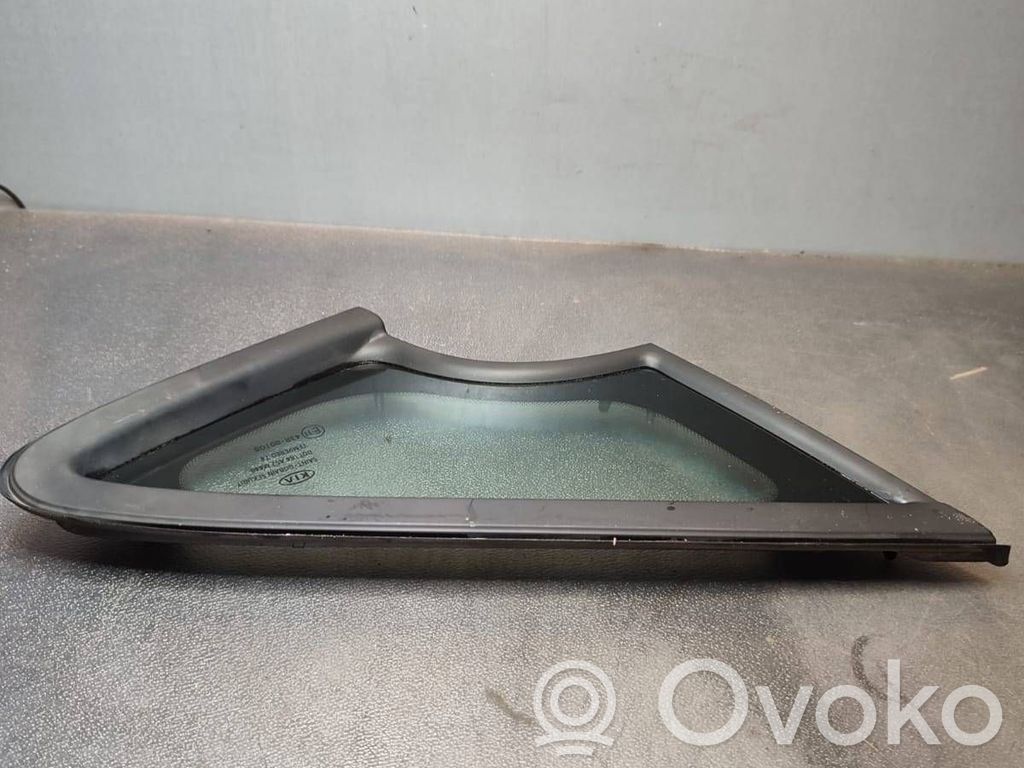 KIA Ceed Front triangle window/glass 