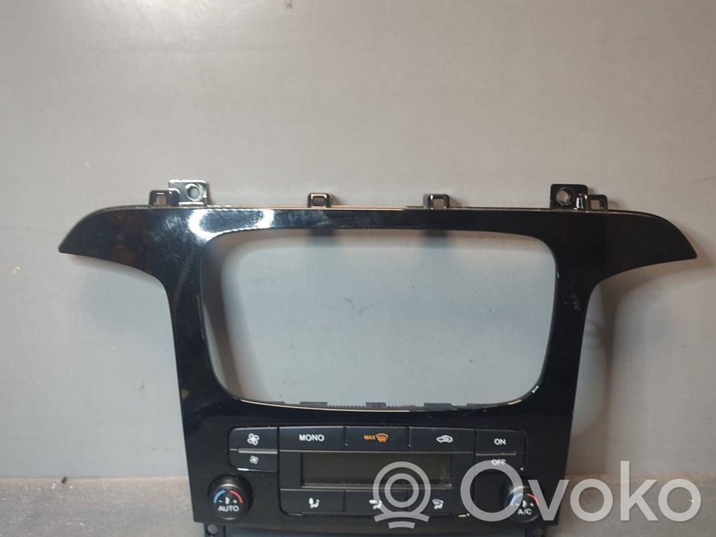 Climate control unit   BM2T18C612AD