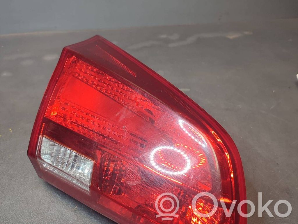 Tailgate rear/tail lights   92403A20