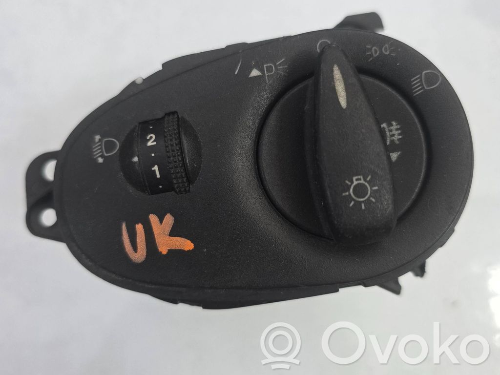 Light switch   98AG13A024HG