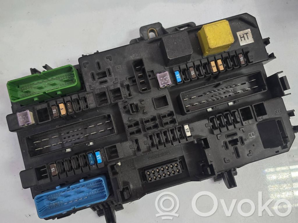 Opel Astra H Fuse module 
