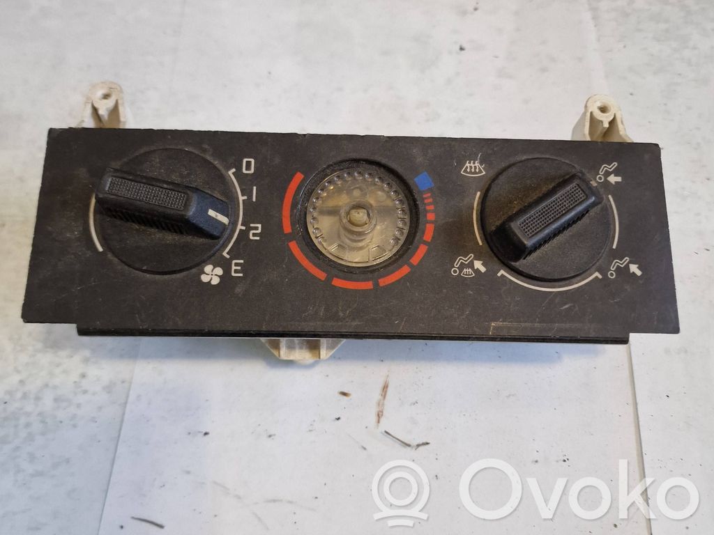Renault Clio I Climate control unit 