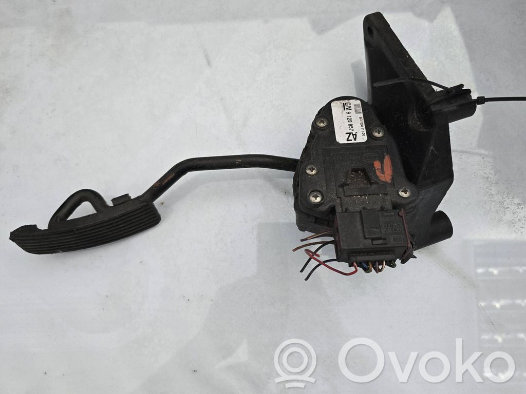 Opel Corsa C Akseleratora pedālis 