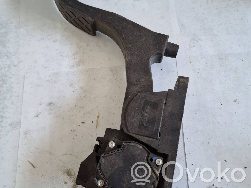 Volkswagen Golf IV Akseleratora pedāļa turētājs 