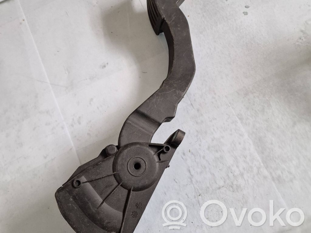 Ford Focus Pedał gazu / przyspieszenia 