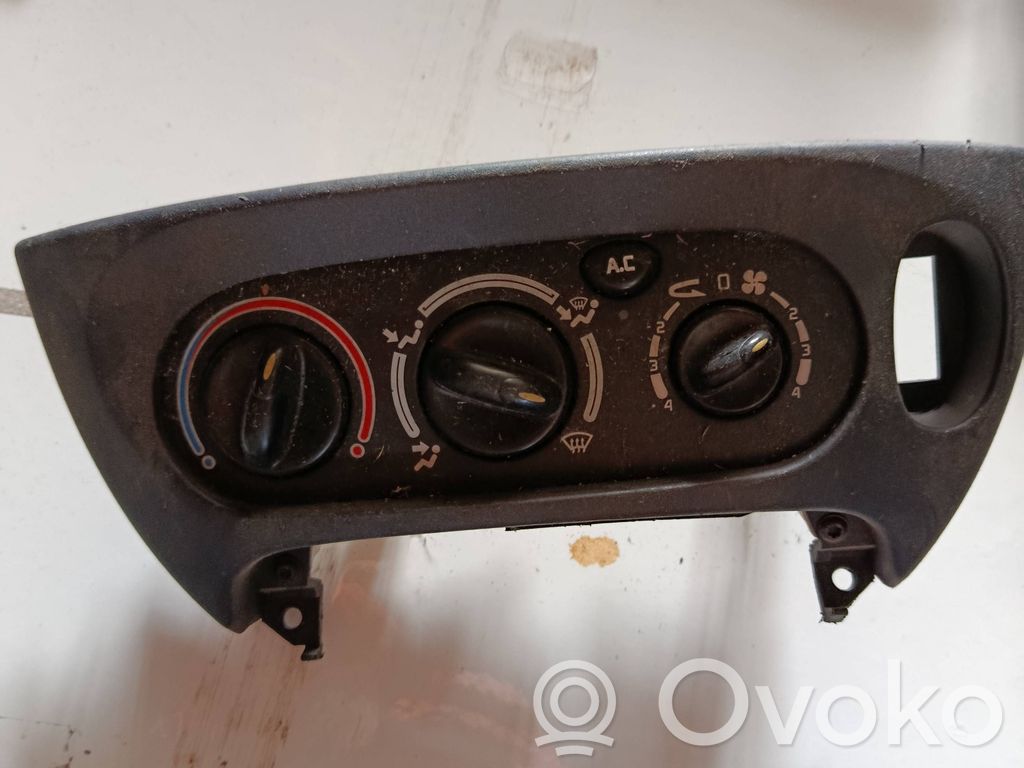 Climate control unit   663391J,B64RAC,102043