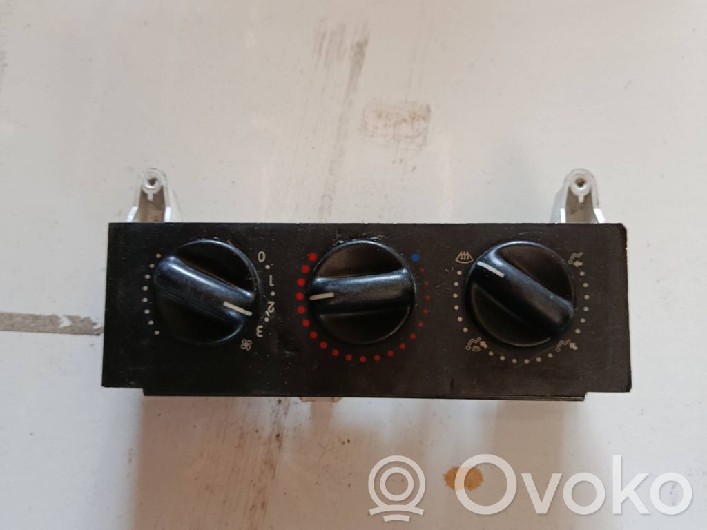 Renault Clio I Climate control unit 