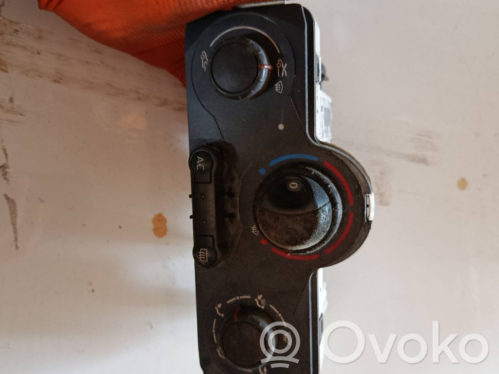 Renault Megane II Climate control unit 