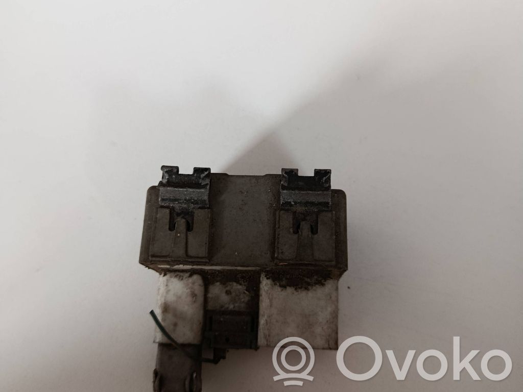 Volvo S40, V40 Coolant fan relay 