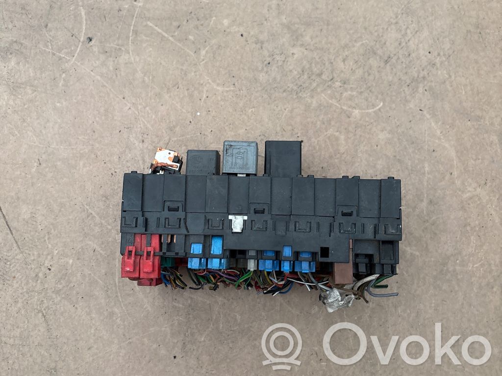 Volkswagen Sharan Fuse box set 