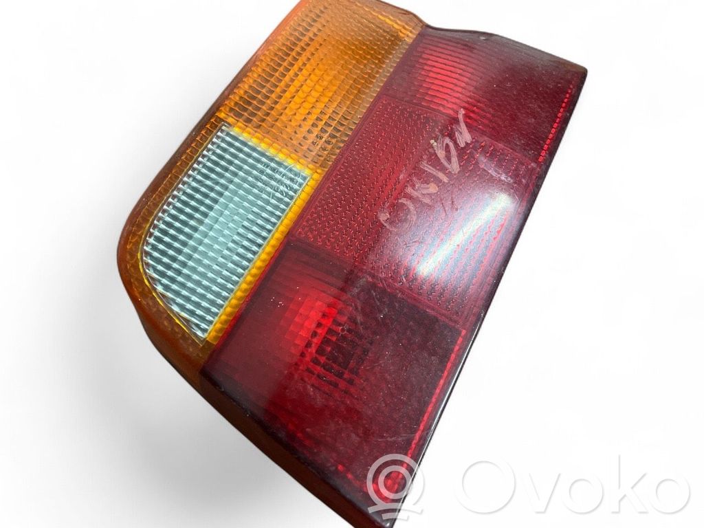 Ford Escort Aizmugurējais lukturis virsbūvē 