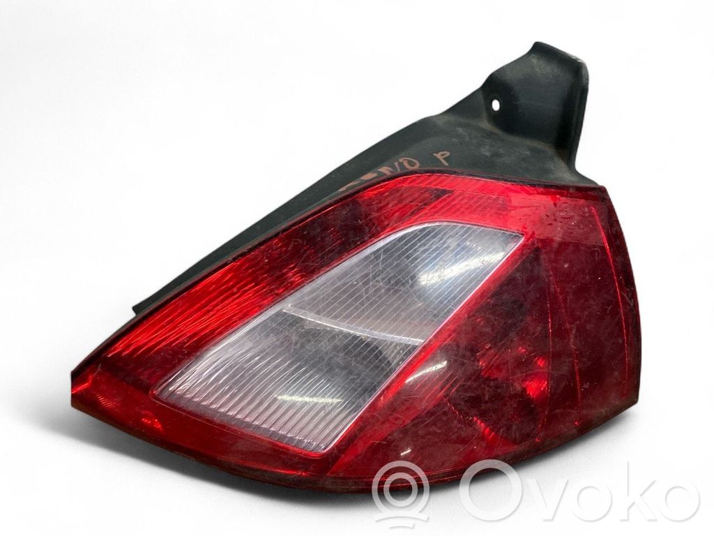 Renault Megane II Задний фонарь в кузове 