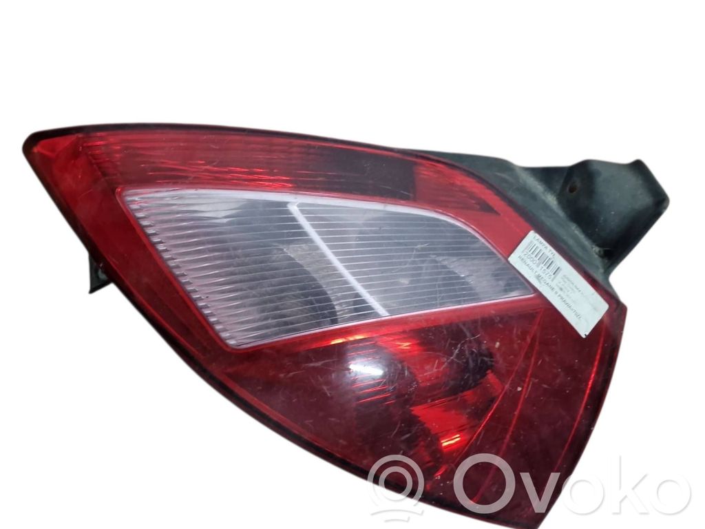 Renault Megane II Задний фонарь в кузове 