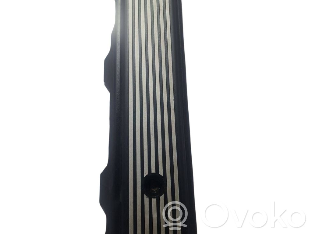 Engine cover (trim)   1740160