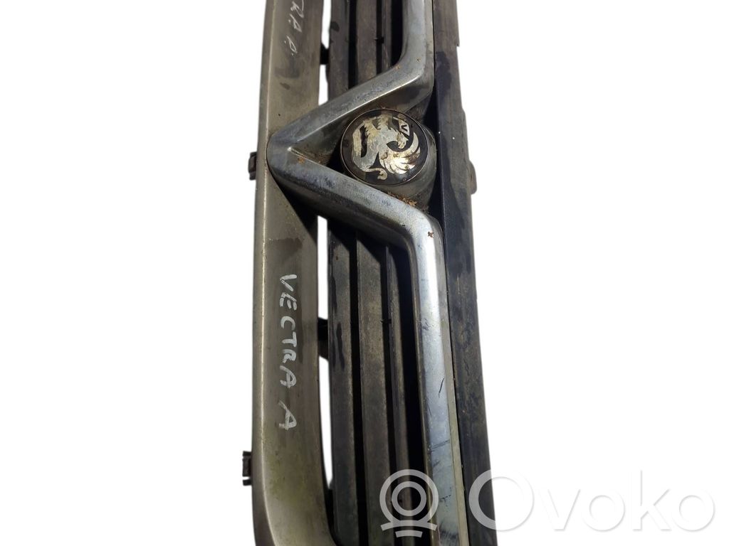 Opel Vectra B Grilă față 