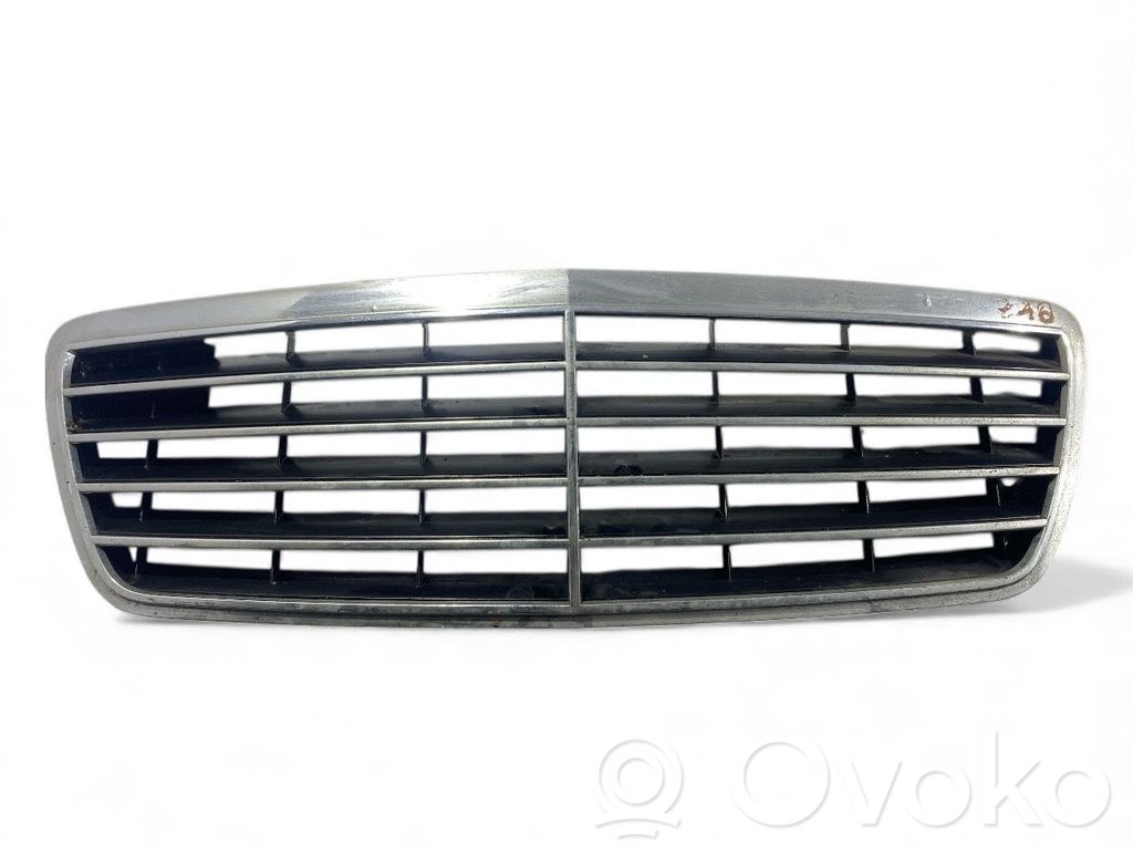 Mercedes-Benz E W212 Grilă față 