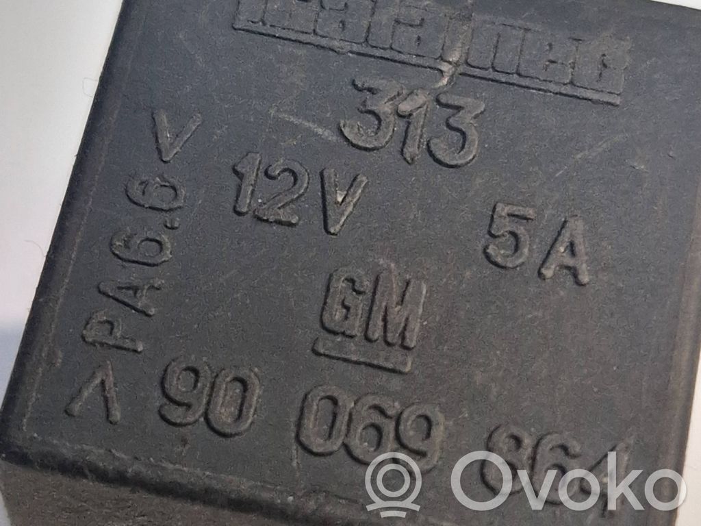 Audi A4 S4 B5 8D Muu rele 