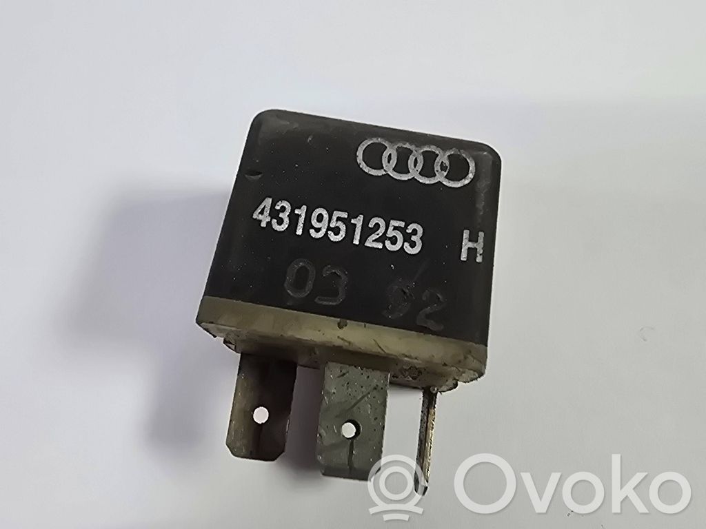Audi A4 S4 B5 8D Muu rele 
