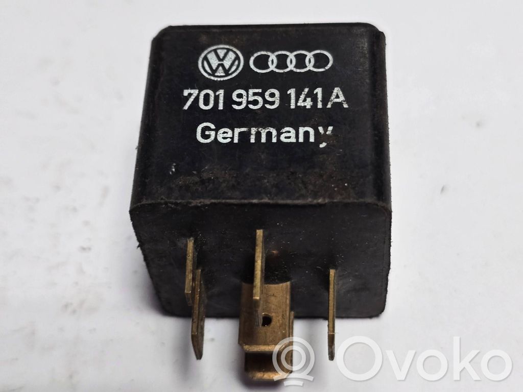 Audi A4 S4 B5 8D Muu rele 