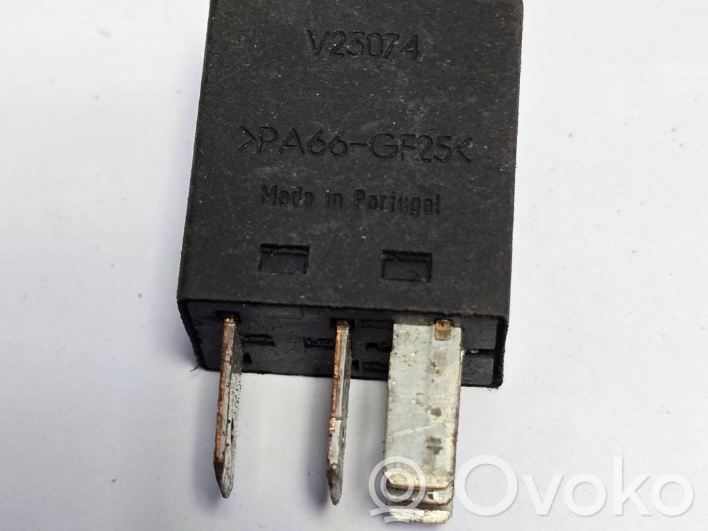 Opel Zafira A Other relay 