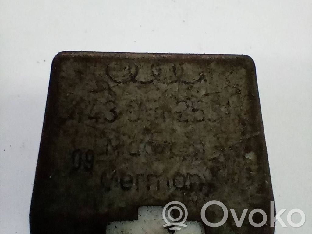 Audi A4 S4 B7 8E 8H Sonstige Relais 