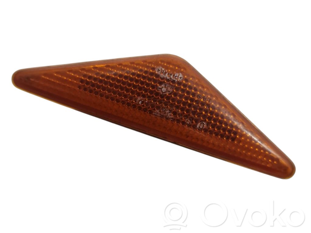 Ford Focus Front fender indicator light 