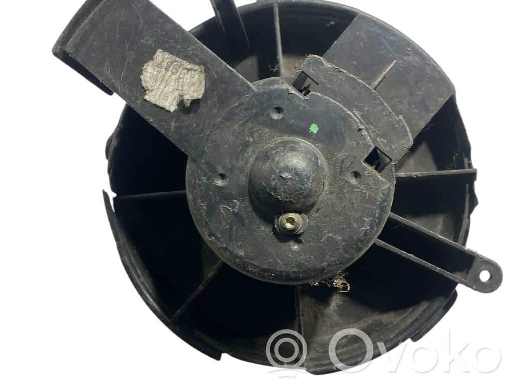 Peugeot 307 Mazā radiatora ventilators 