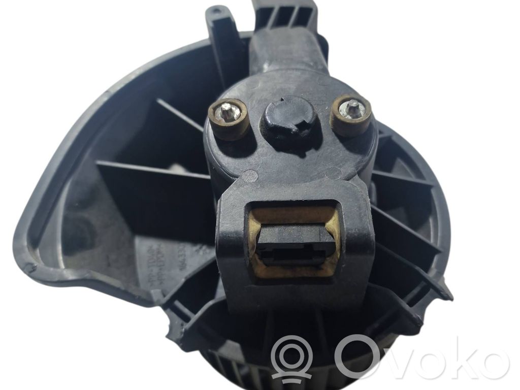 Fiat Punto (188) Mazā radiatora ventilators 