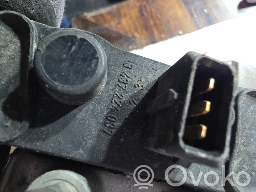 Audi 80 90 B3 Kraftstoffverteiler Einspritzleiste 