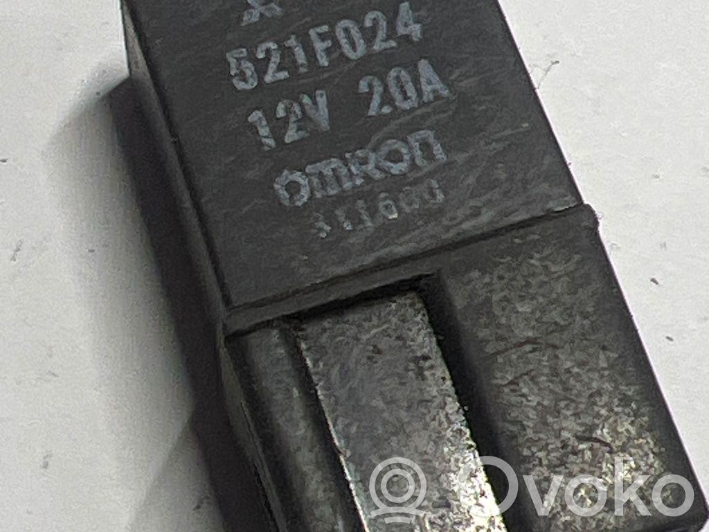 Mitsubishi 3000 GT Hätävilkun rele 