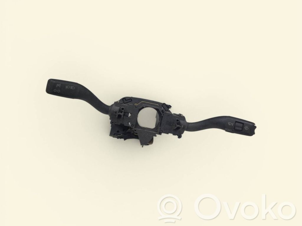 Audi A4 S4 B5 8D Wiper turn signal indicator stalk/switch 