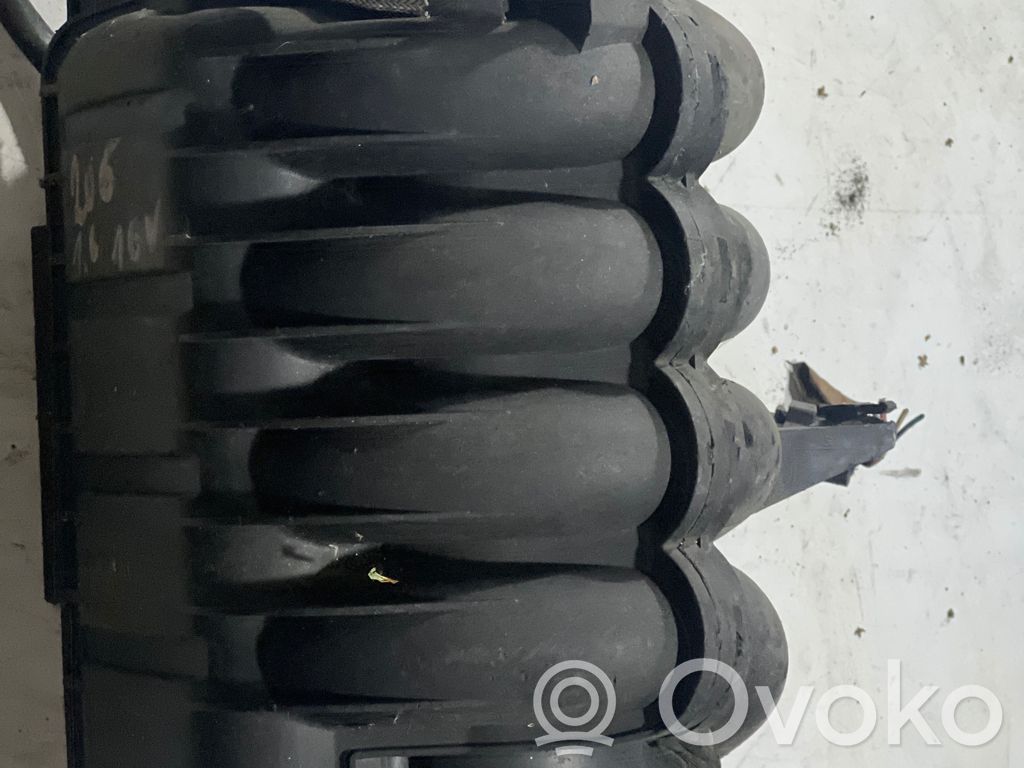 Peugeot 307 Kolektorius įsiurbimo 
