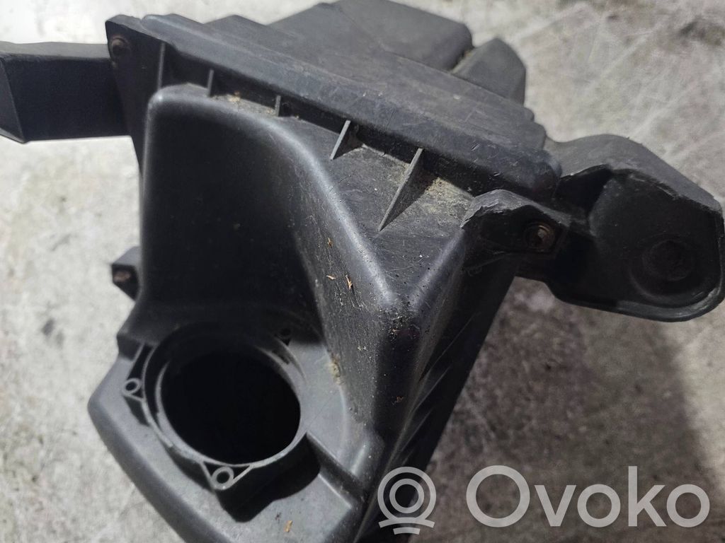 Ford Focus Air filter box 
