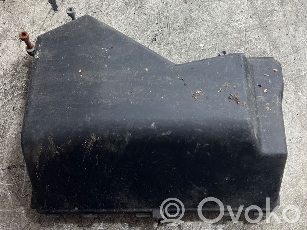 BMW 3 E46 Dangtelis saugiklių dėžės 