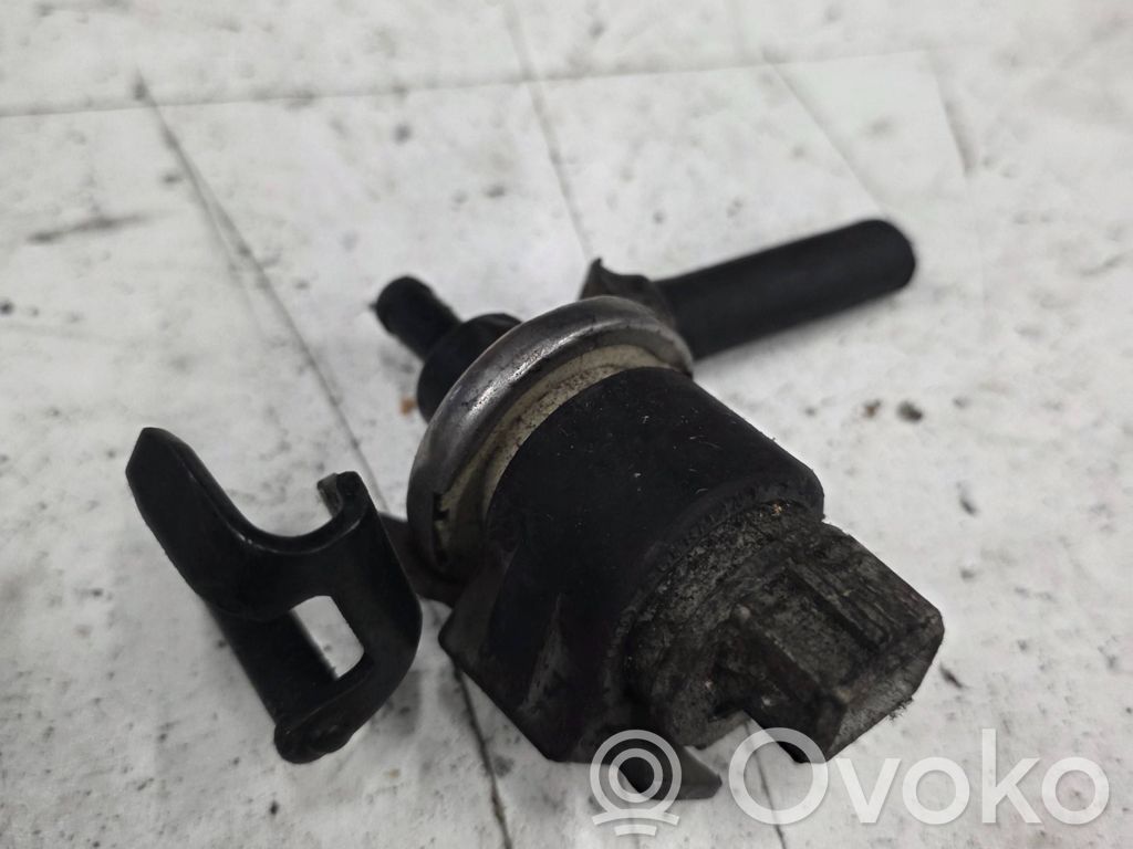 Audi 80 90 B3 Válvula de vacío (Usadas) 